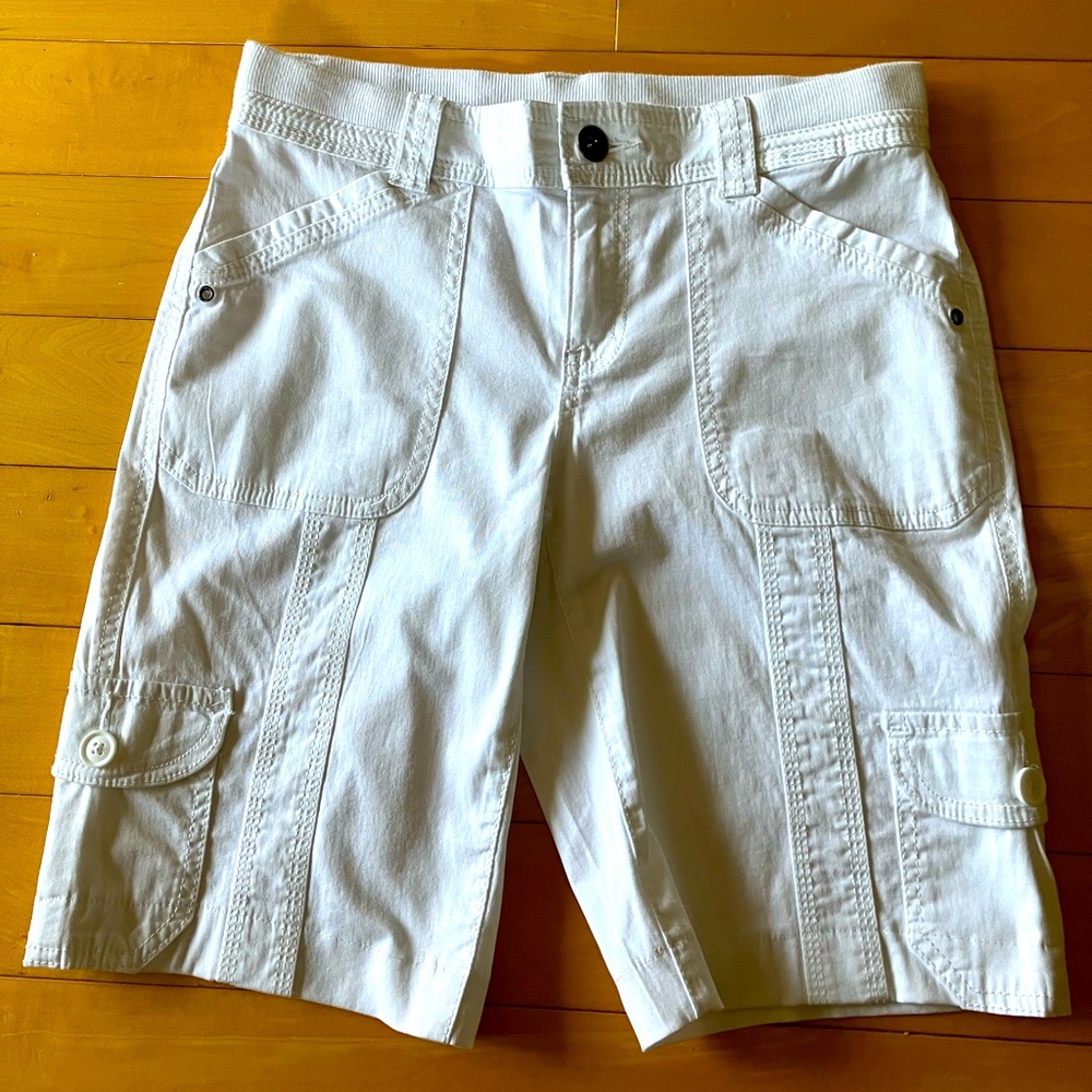Style &Co white Bermuda shorts 4p